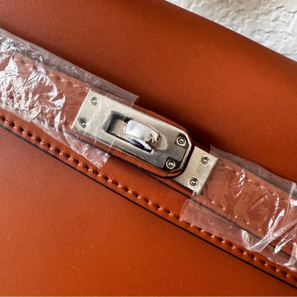 LEATHER INSIDE & OUT Tan Orange 27 Long KL Elan Shoulder Bag Belt Convertible S7 - Picture 4 of 15